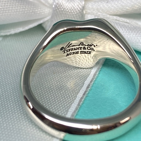 NEW Tiffany & Co. Elsa Peretti Sterling Silver Full Heart Ring - Size 6 1/2 - Picture 3 of 6